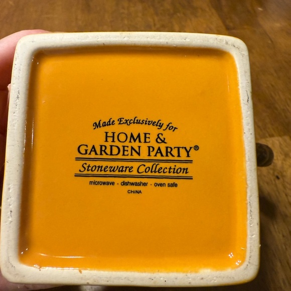 Ceramic Kitchen Set with Pitcher and Containers - Picture 5 of 9